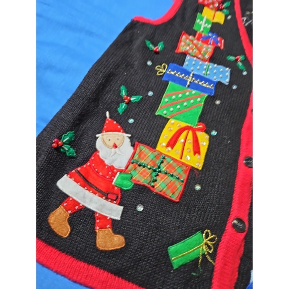 Bobbie Brooks Sweaters - VTG Embroidered Christmas Sweater Vest Santa Gifts Grannycore Beaded Sequin L
